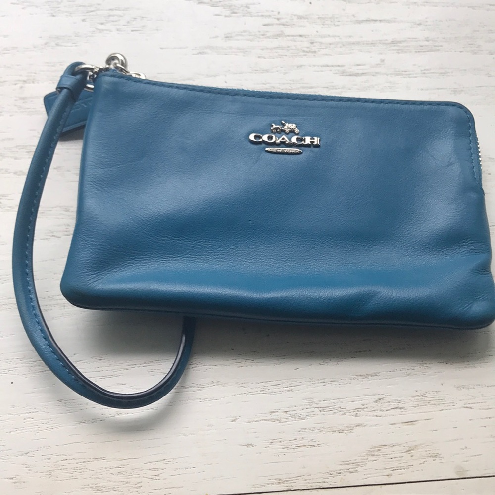 Coach wristlet never been used